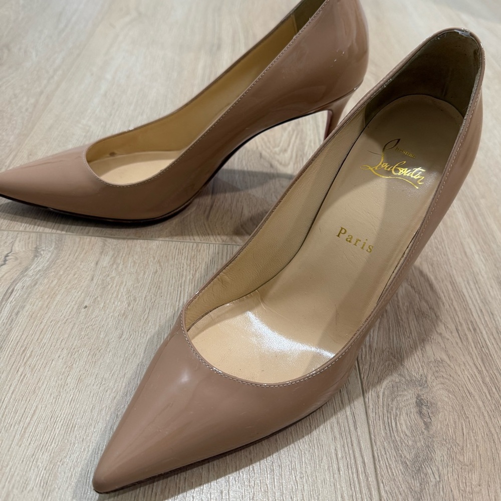 Christian Louboutin So Kate Nude Patent Heels 38